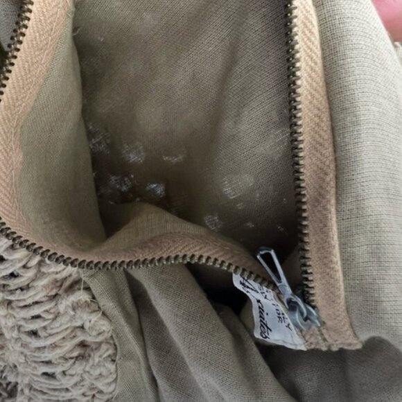 Vintage 1970s Italian Macrame Crochet Bag with Acrylic Circular handles - groovy - Picture 9 of 13